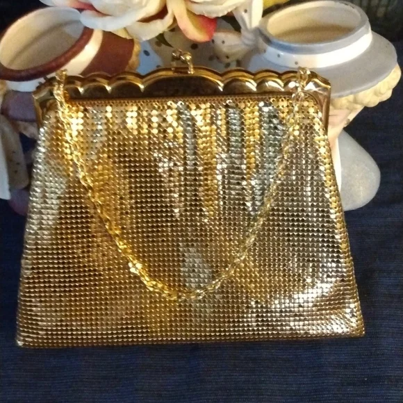 Vintage,Whiting&Davis # 2981,Gold Metallic Evening Bag with Mother of Pearl top. - Picture 4 of 16